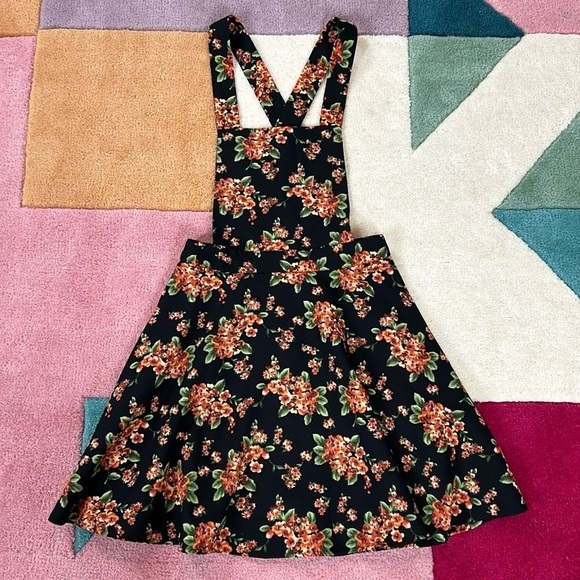 Forever21 Moody Floral Overall Skirt - Picture 3 of 17